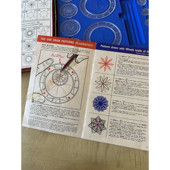 Vintage original 1967 Spirograph by Kenner #401 Original Box And Instructions - Picture 10 of 12